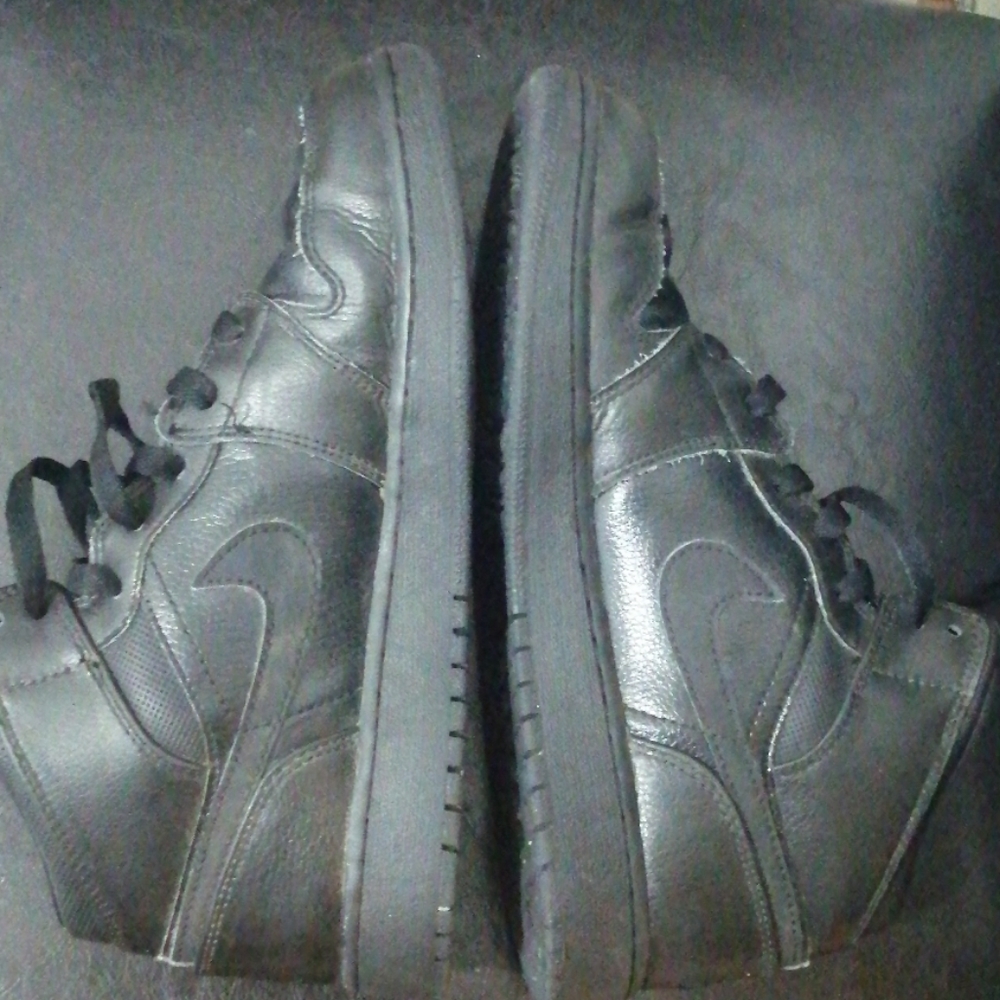 Shoes - Picture 3 of 3